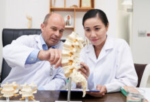 Arthrose frühzeitig erkennen und handeln: Welche Rolle Orthomol Chondroplus dabei spielt