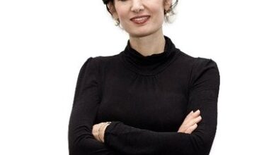 naika foroutan